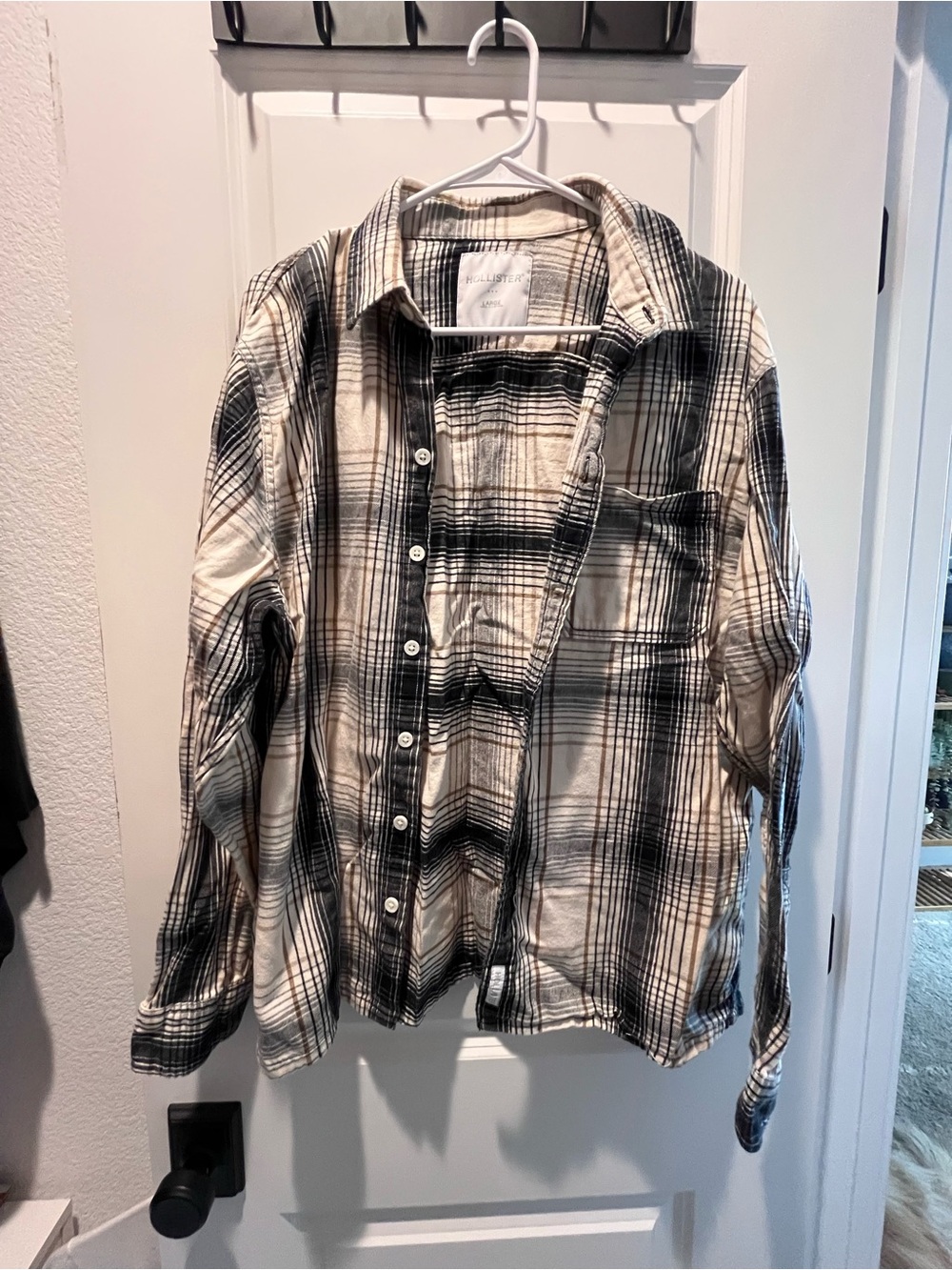 Hollister Black, Cream & Tan Plaid Shirt